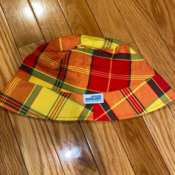Accessories - Plaid bucket hat